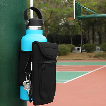 Support magnétique pour bouteille avec pochette pratique et design épuré.