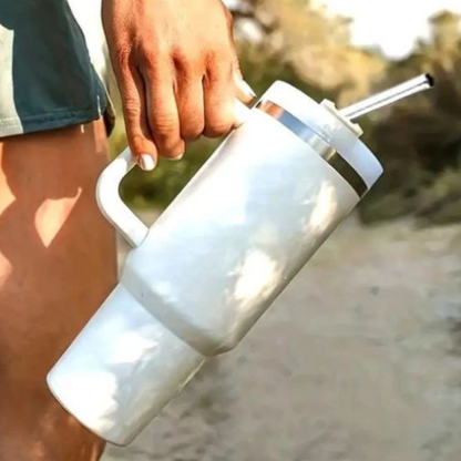 Gourde isotherme Blanche 1200 ml avec paille intégrer