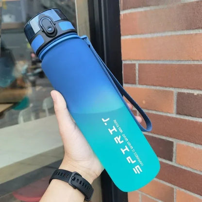 gourde sport élégante, conçue pour durer et simplifier votre quotidien