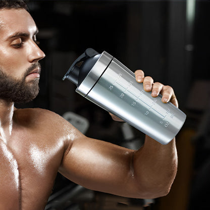 Shaker proteine en acier inox avec boule mélangeuse pour des préparations sans grumeaux